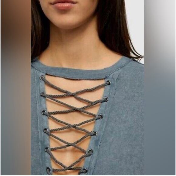 FREE PEOPLE Women's Lace Up Plunge V-Neck Split Hem Oversized Cotton Tee Size XS - Picture 4 of 9